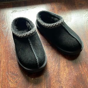 Ugg Tasman slippers- Girls